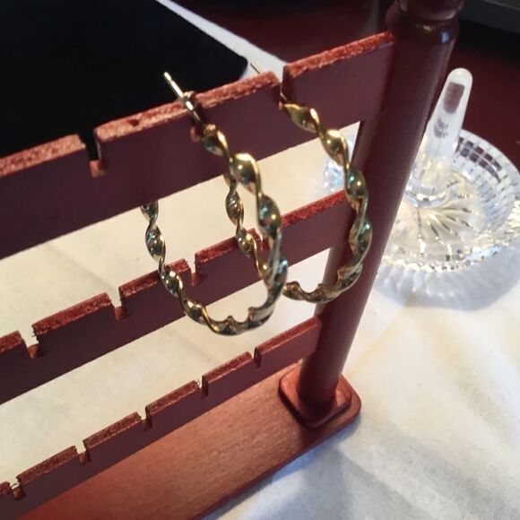 $8 ea or 3/$15 Goldtone Twisted Rope Hoops - Picture 5 of 7